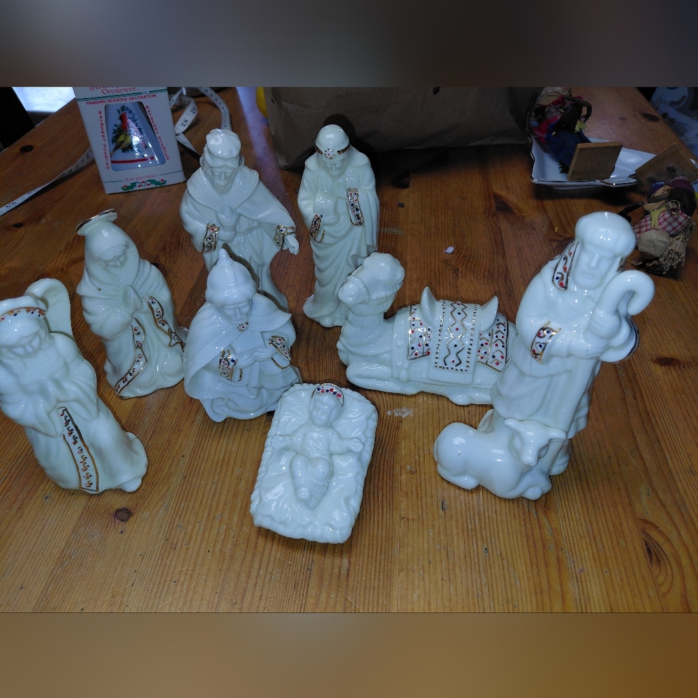 8 pieceWhite Nativity Figurine Set. Christmas, Jesus nativity.\nBorn